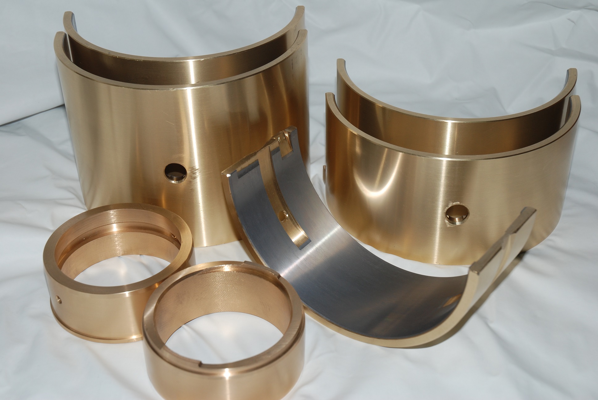 Slide bearings and solid bushes