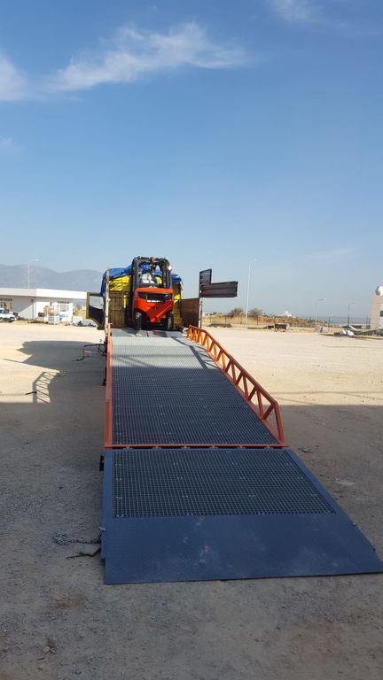 mobile loading ramp