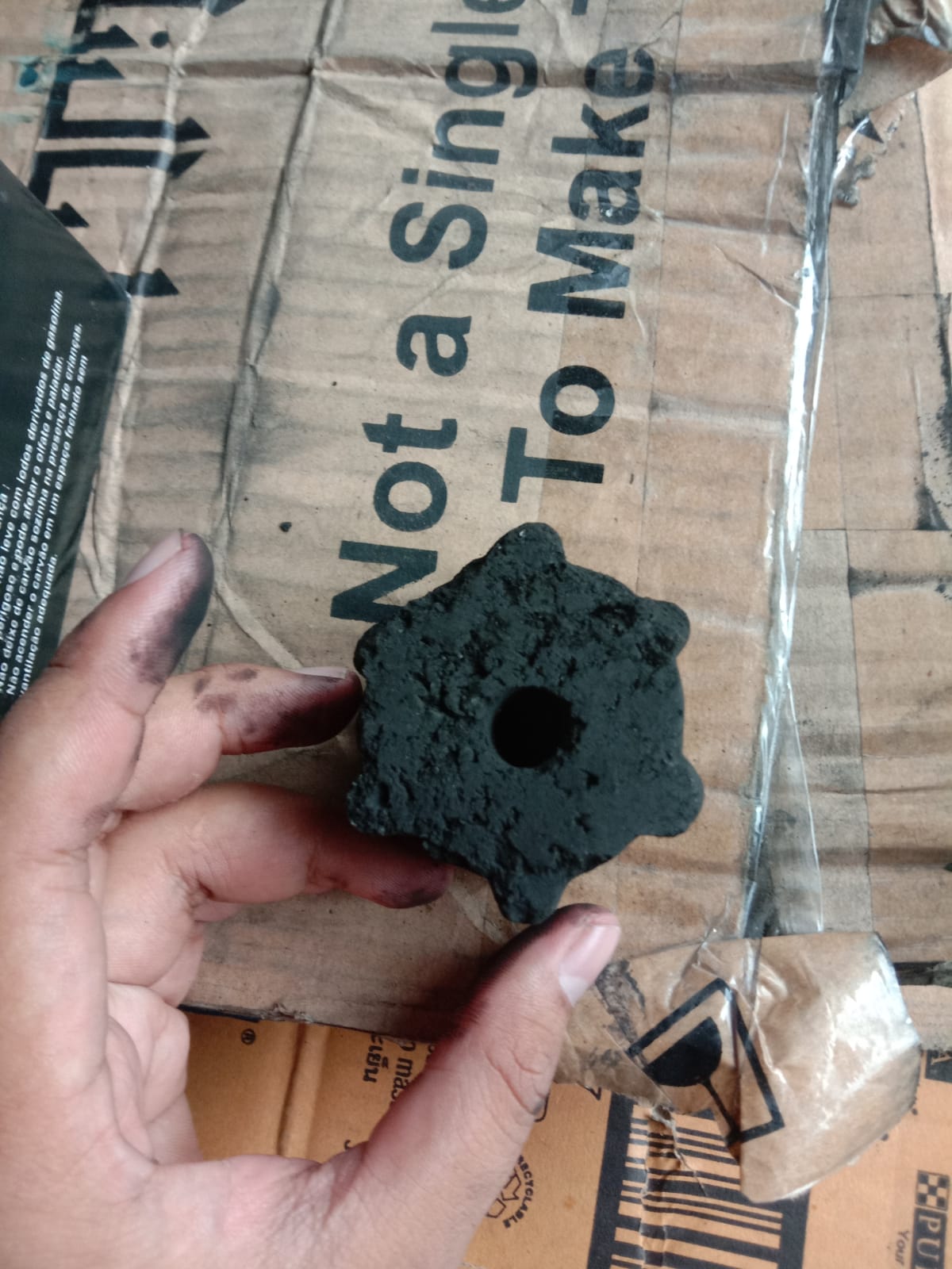 Hexagonal Coconut Briquettes (BBQ)