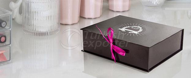 CUSTOM LUXURY BOXES