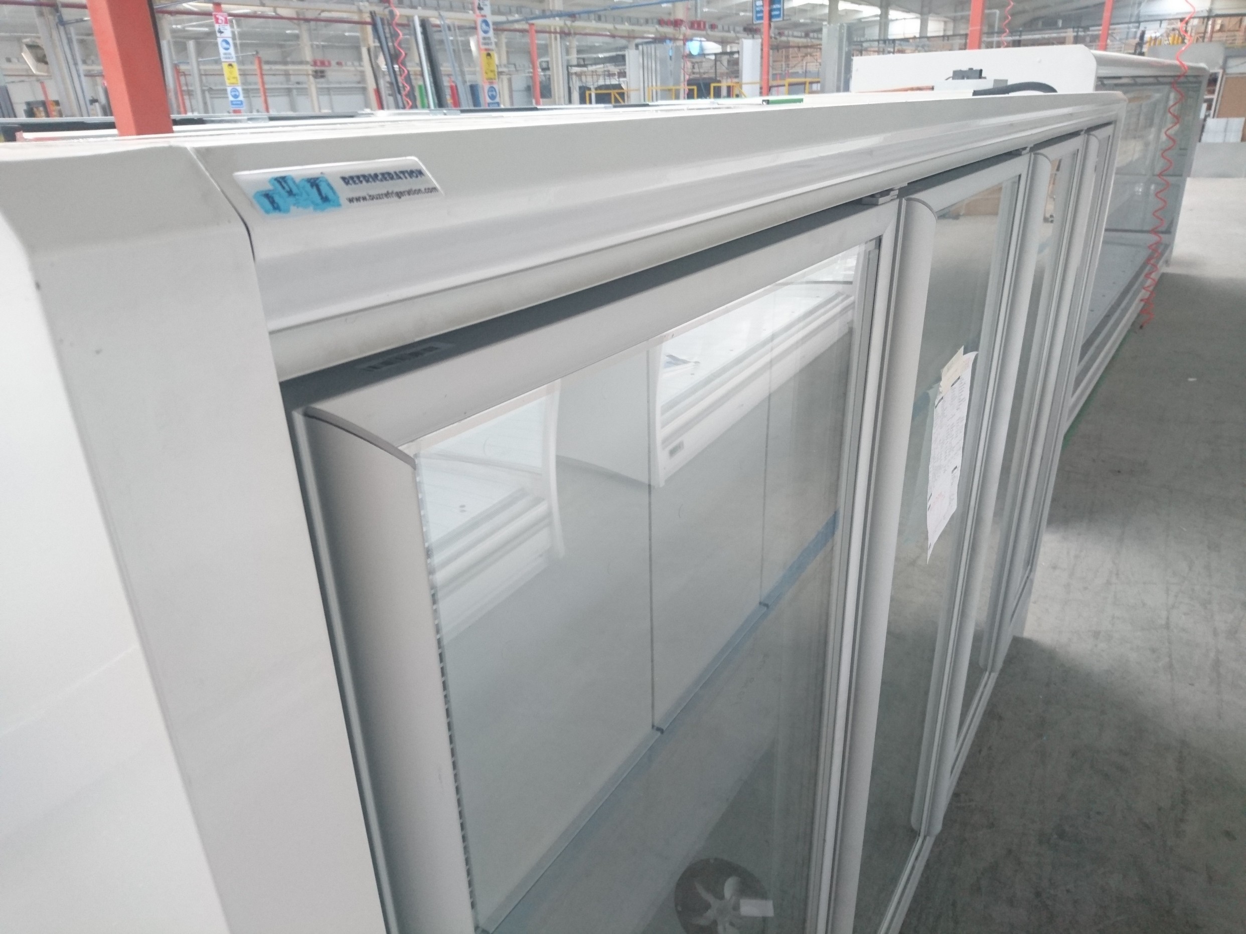 multideck cabinet with vertical glass door -18