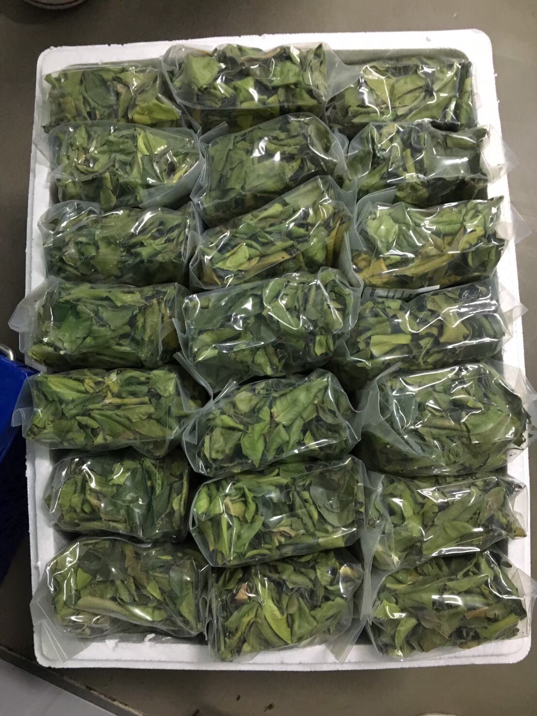 Dried Kaffir Lime Leaves