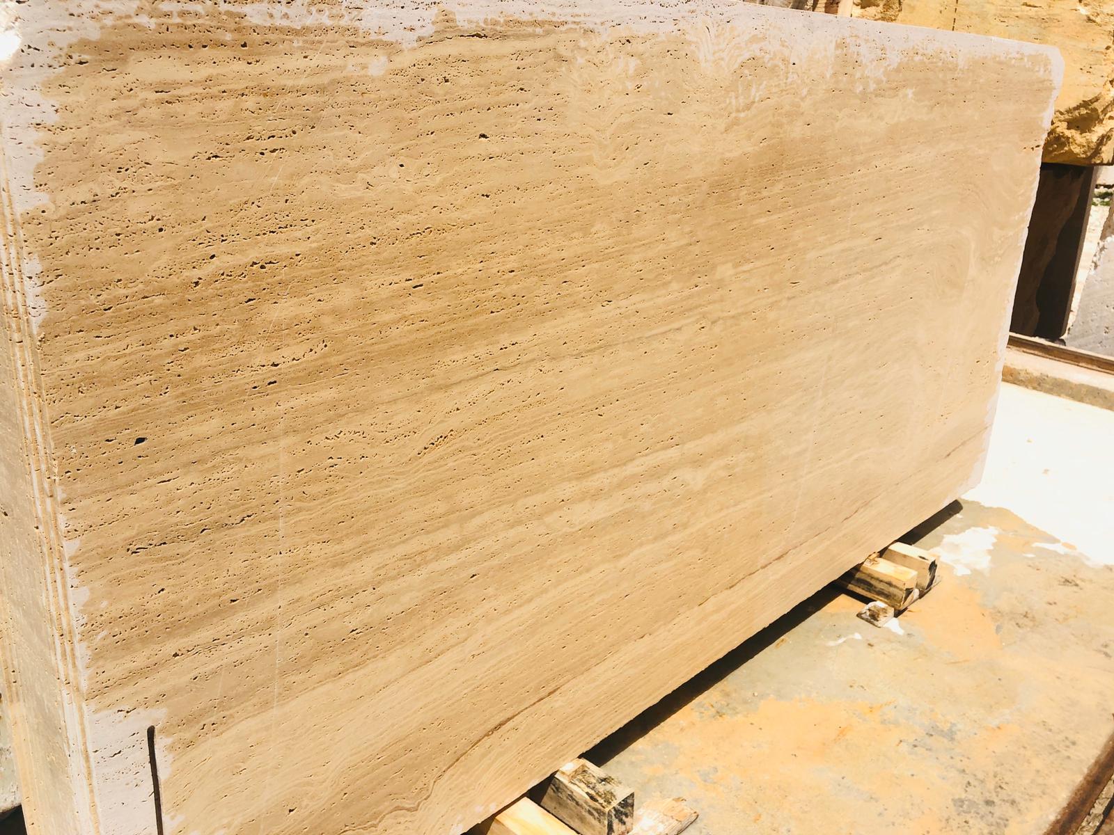 VEINCUT TRAVERTINE